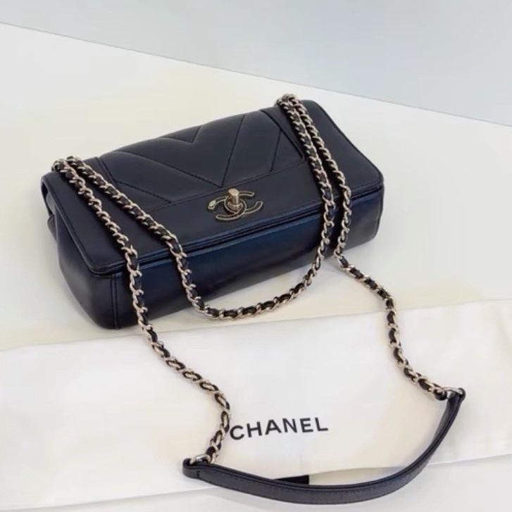 CHANEL香奈兒黑金牛皮珐瑯釦雙C雙蓋翻蓋包🐕🦺好價!-17