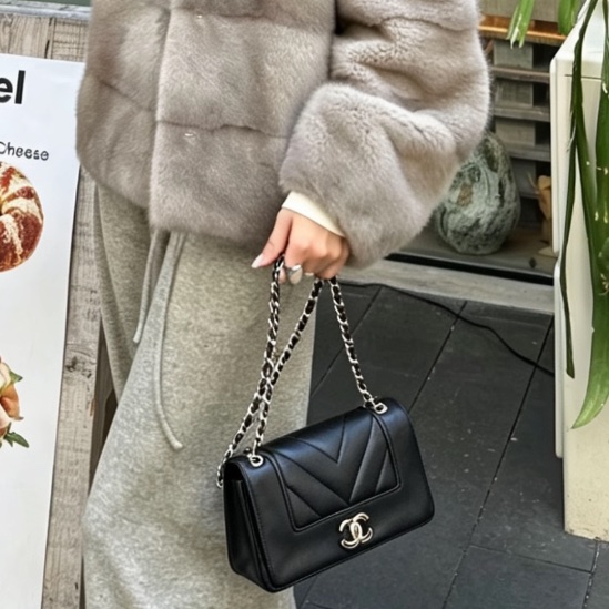 CHANEL香奈兒黑金牛皮珐瑯釦雙C雙蓋翻蓋包🐕🦺好價!-20