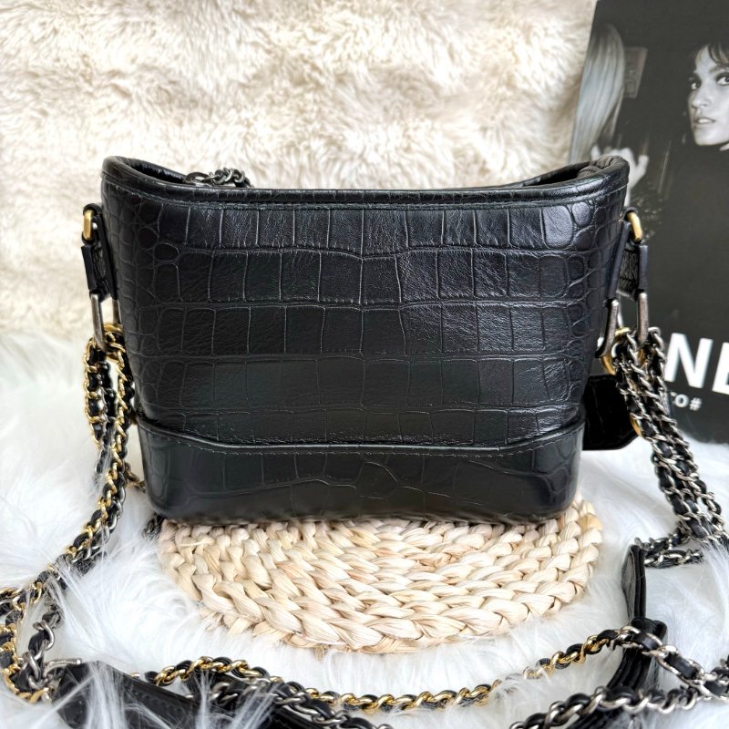 Chanel 黑色 鱷魚壓紋 小號 寬肩帶 流浪包 金扣-2