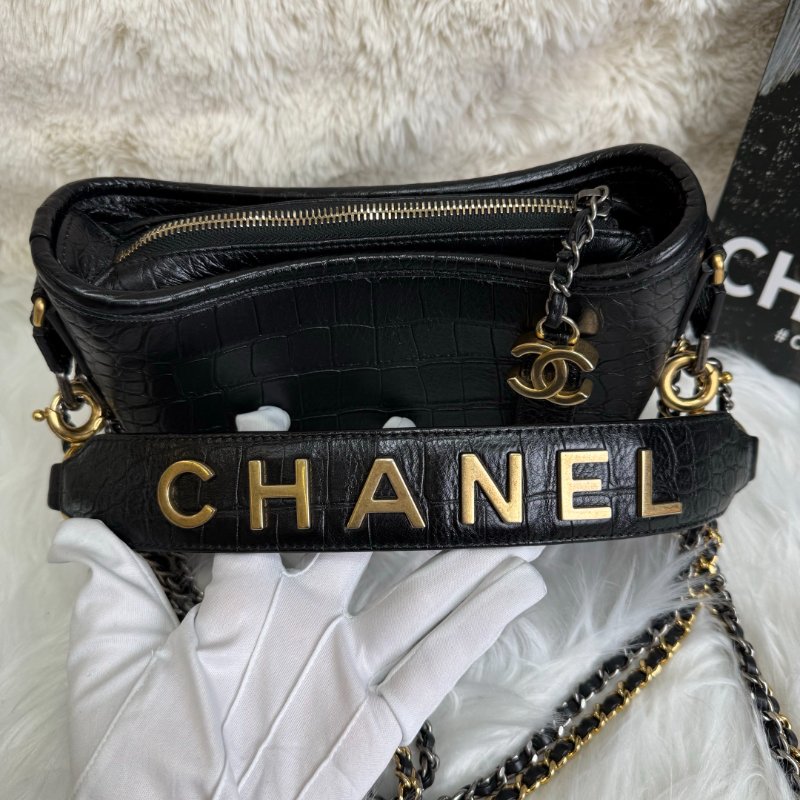 Chanel 黑色 鱷魚壓紋 小號 寬肩帶 流浪包 金扣-7