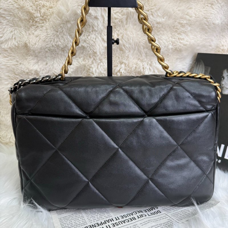 Chanel 19 Bag 黑色 菱格紋 羊皮 超大號 金扣 金銀鏈條-1