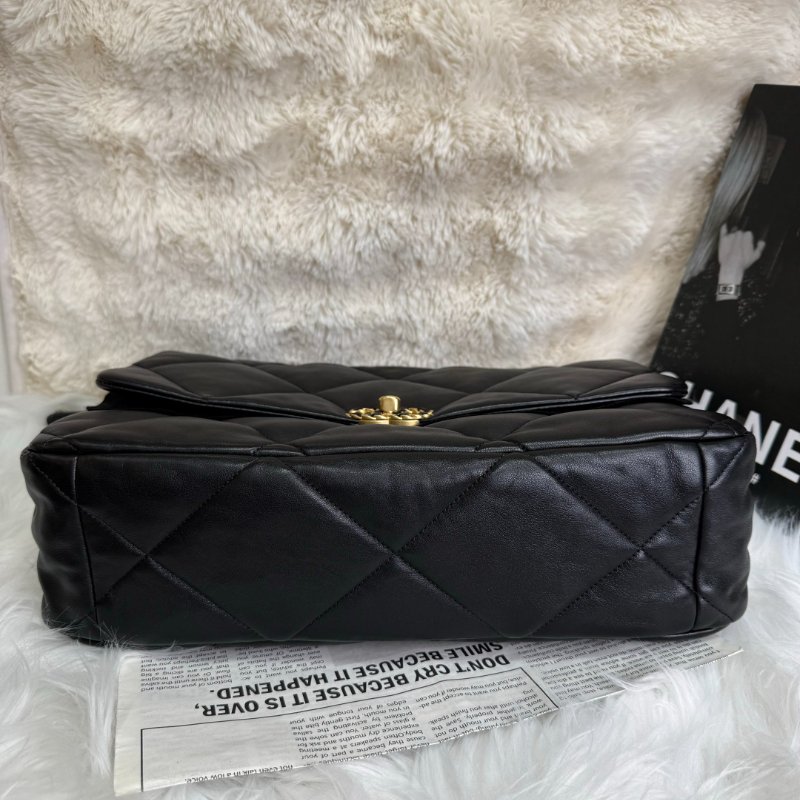 Chanel 19 Bag 黑色 菱格紋 羊皮 超大號 金扣 金銀鏈條-4