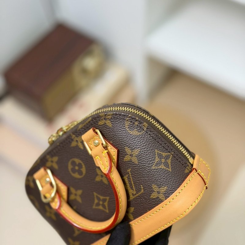 (小天菜超可愛)🏷️LV 路易威登.Nano Alma M82717 芯片款-9