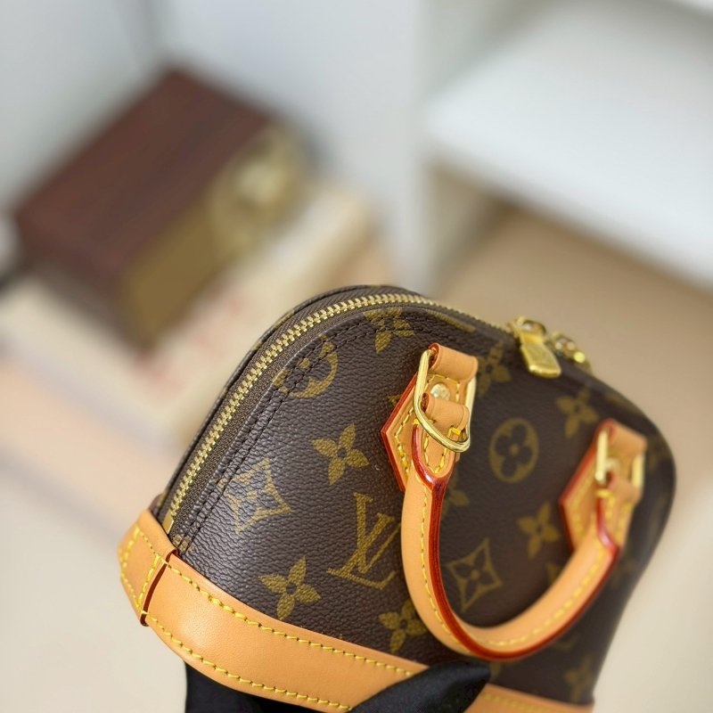 (小天菜超可愛)🏷️LV 路易威登.Nano Alma M82717 芯片款-10