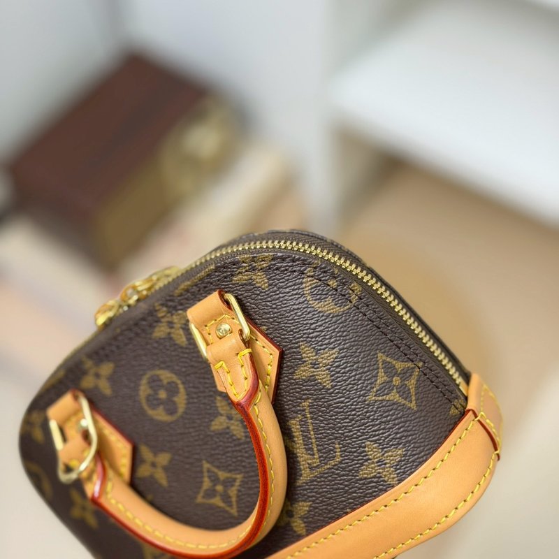 (小天菜超可愛)🏷️LV 路易威登.Nano Alma M82717 芯片款-11