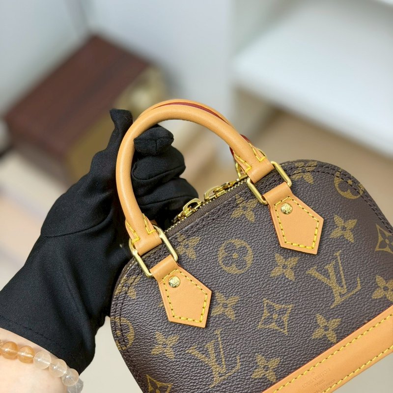 (小天菜超可愛)🏷️LV 路易威登.Nano Alma M82717 芯片款-15