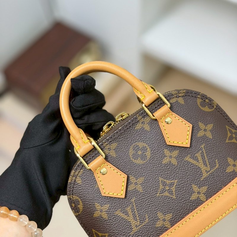 (小天菜超可愛)🏷️LV 路易威登.Nano Alma M82717 芯片款-17