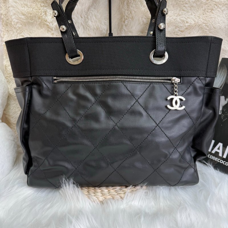 Chanel Tote 黑色 菱格紋 牛皮 大號 logo掛飾配子袋-0