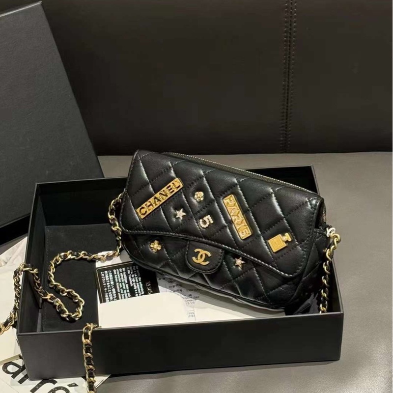 Chanel 香奈兒 限量款徽章二合一 單肩斜挎鏈條包-2