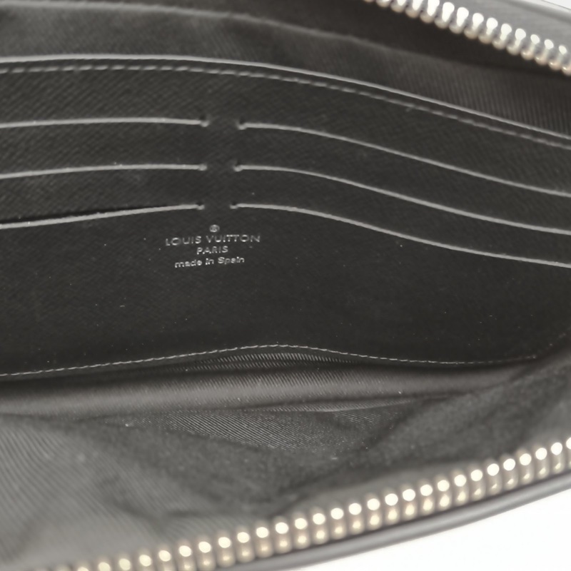 LOUIS VUITTON 藍黑PVC2018馬賽克棋盤格手拿包-5