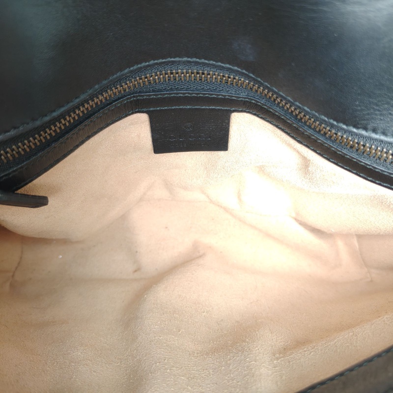 GUCCI GGMarmont肩背包小號黑色牛皮金扣-5