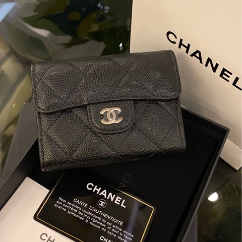 【全新】Chanel/香奈兒 黑金荔枝魚子醬三折錢包 31開 完美的經典黑金配色