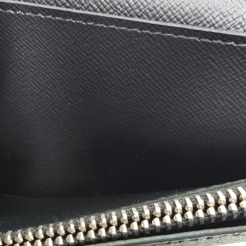 LOUIS VUITTON 黑色水波紋牛皮多卡槽對折長款錢包-4