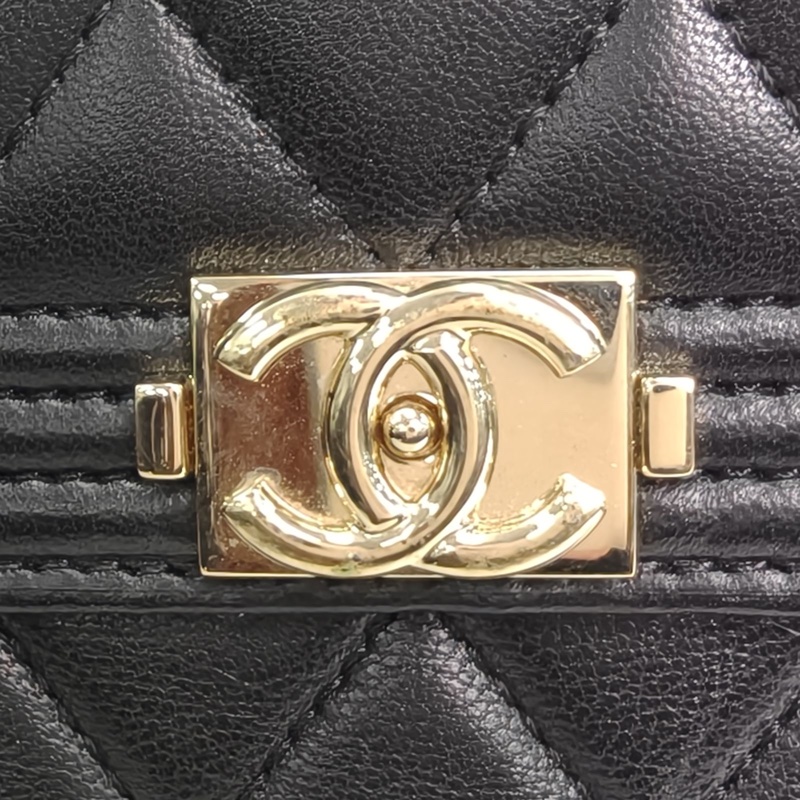 CHANEL Leboy三折錢包方版黑色羊皮22開金扣-4