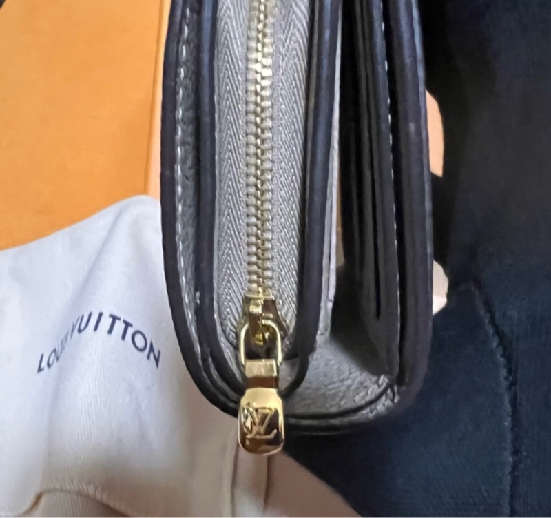 Lv M82370經典Clea系列斑鳩灰❤️皮革短夾、中夾 日本限定款(已售出)-4