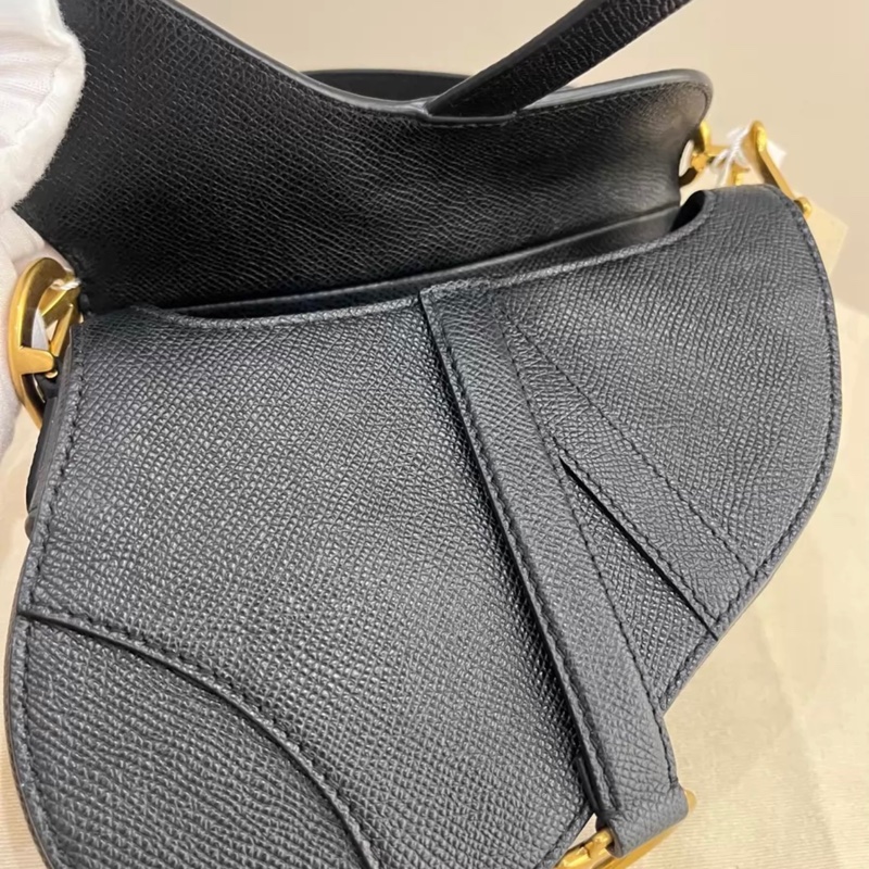 Dior saddle荔枝纹全皮黑金扣马鞍包 medium-6