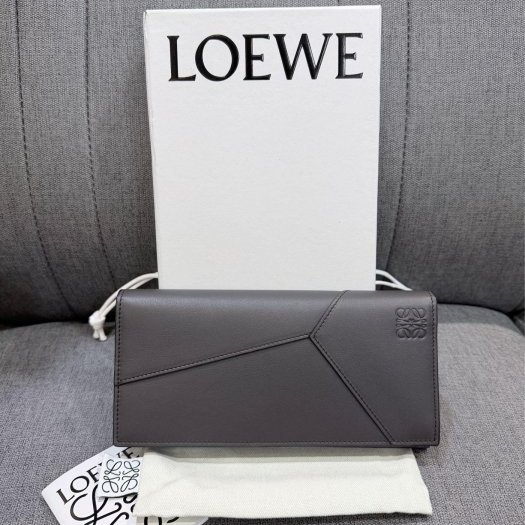 💎Han's house精品服飾💎LOEWE PUZZLE 拼接 長夾 西班牙製 原價25000-0