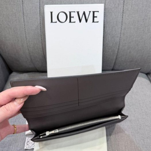 💎Han's house精品服飾💎LOEWE PUZZLE 拼接 長夾 西班牙製 原價25000-1