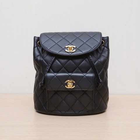 CHANEL 中古黑金羊Duma雙肩包黑色羊皮4開金扣