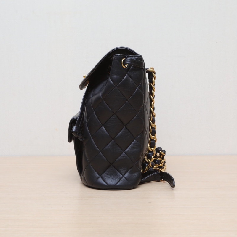 CHANEL 中古黑金羊Duma雙肩包黑色羊皮4開金扣-1
