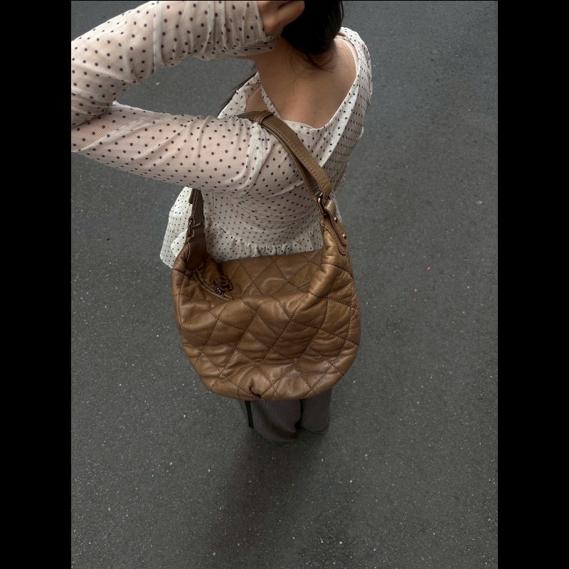 Chanel 泥土色皮革單把肩側包 hobo-2