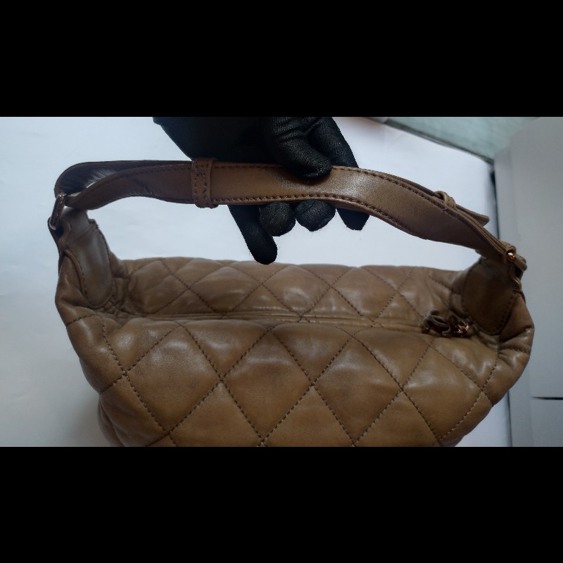 Chanel 泥土色皮革單把肩側包 hobo-22