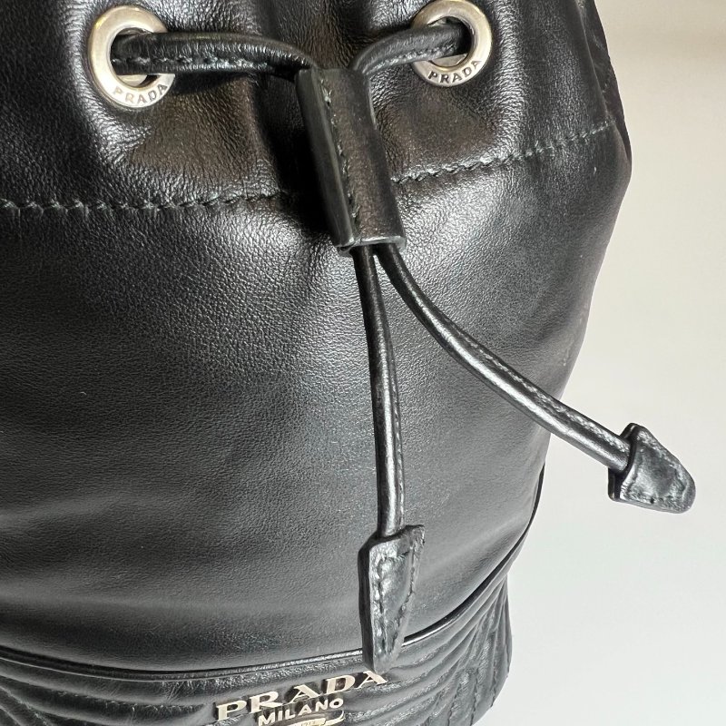 PRADA 1BH038 黑水桶-9