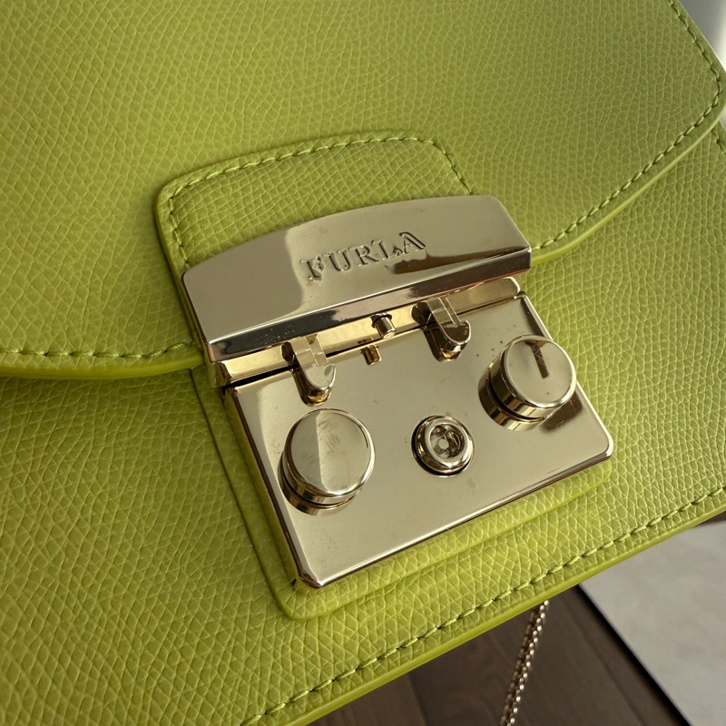 Furla 檸檬黃小包-25