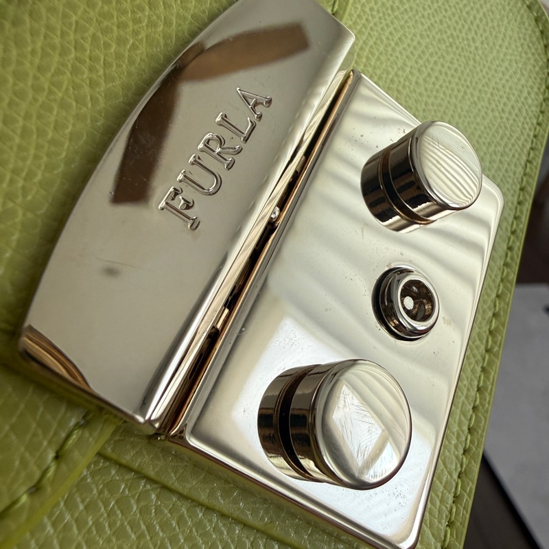 Furla 檸檬黃小包-26