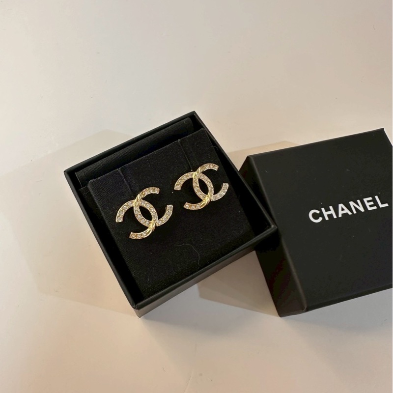 CHANEL|水鑽雕刻大雙C耳釘-0