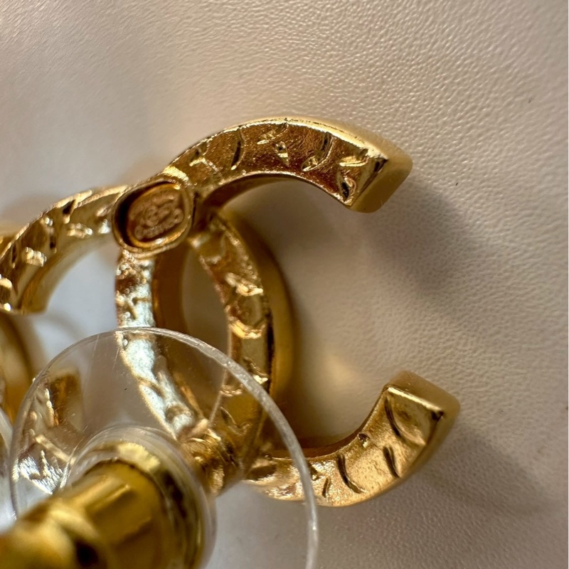 CHANEL|水鑽雕刻大雙C耳釘-1