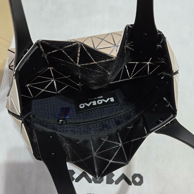 Issey Miyake 三宅一生 BaoBao 基本款 奶茶色拼色 7x7 肩背 手提包-5