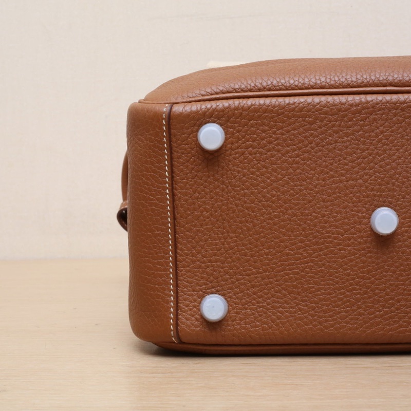 HERMES Lindy26金棕色TC皮A刻銀扣肩背包-3