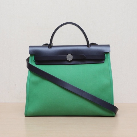 HERMES Herbag31竹子綠拼海軍藍帆布/牛皮Z刻銀扣肩背包