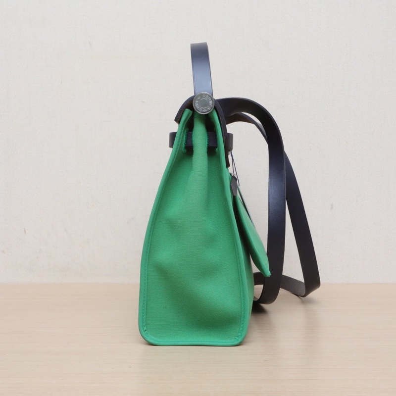 HERMES Herbag31竹子綠拼海軍藍帆布/牛皮Z刻銀扣肩背包-1