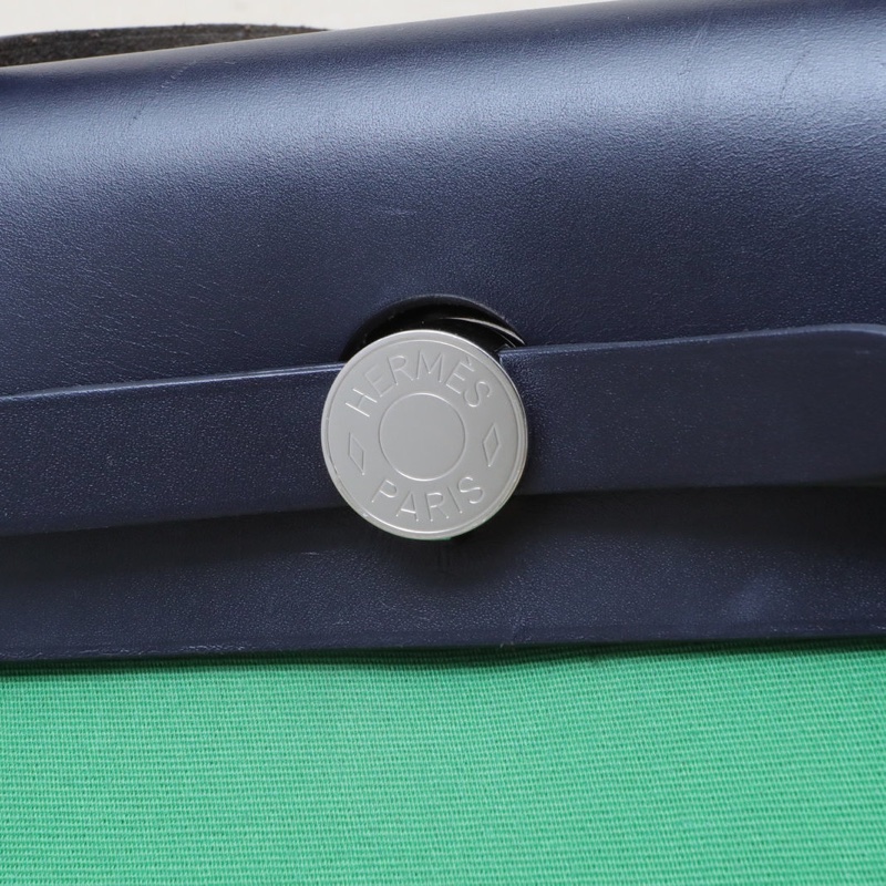 HERMES Herbag31竹子綠拼海軍藍帆布/牛皮Z刻銀扣肩背包-4