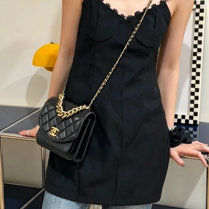 CHAEL香奈兒黑金孟買風琴郵差口蓋包小號🧘🏼♀️-7