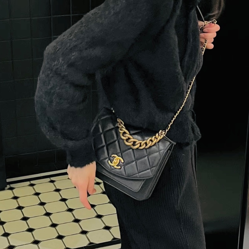 CHAEL香奈兒黑金孟買風琴郵差口蓋包小號🧘🏼♀️-22