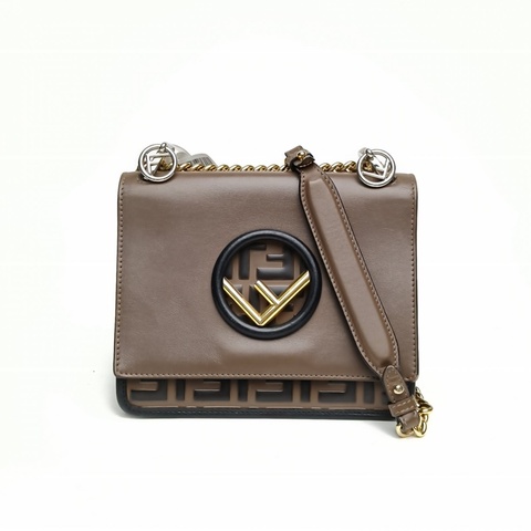 FENDI 烏木色牛皮KANI金標Logo小號肩背包