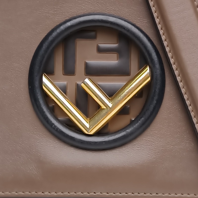 FENDI 烏木色牛皮KANI金標Logo小號肩背包-4