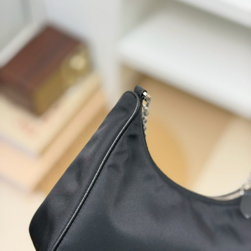 🏷Prada 普拉達.Re-Edition 2005 Hobo 三合一/客人寄賣-10
