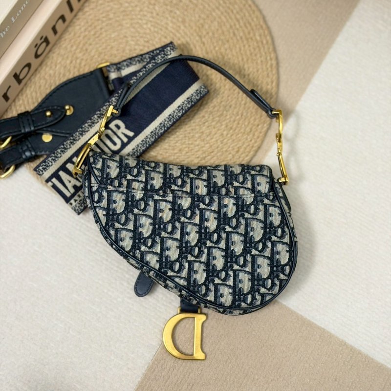 (專櫃17萬多😨)🏷Dior 迪奧.Saddle Mini 馬鞍包-1