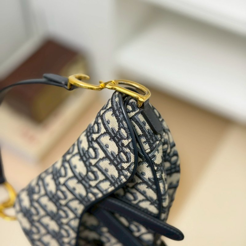 (專櫃17萬多😨)🏷Dior 迪奧.Saddle Mini 馬鞍包-9