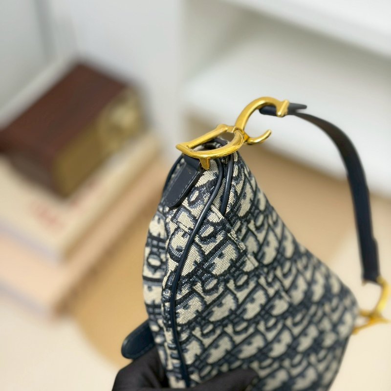 (專櫃17萬多😨)🏷Dior 迪奧.Saddle Mini 馬鞍包-10