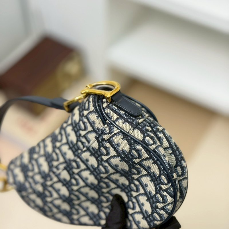 (專櫃17萬多😨)🏷Dior 迪奧.Saddle Mini 馬鞍包-11