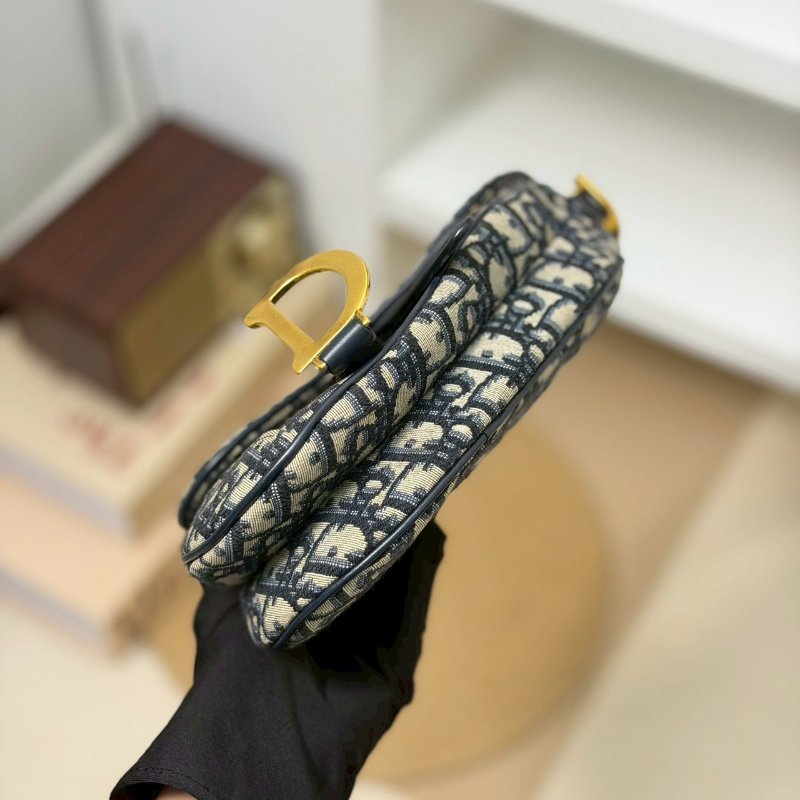 (專櫃17萬多😨)🏷Dior 迪奧.Saddle Mini 馬鞍包-12