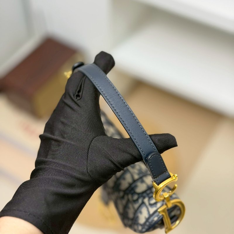 (專櫃17萬多😨)🏷Dior 迪奧.Saddle Mini 馬鞍包-14