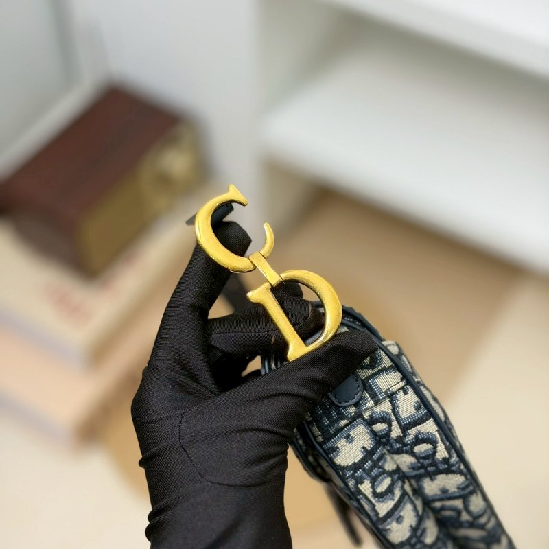 (專櫃17萬多😨)🏷Dior 迪奧.Saddle Mini 馬鞍包-16