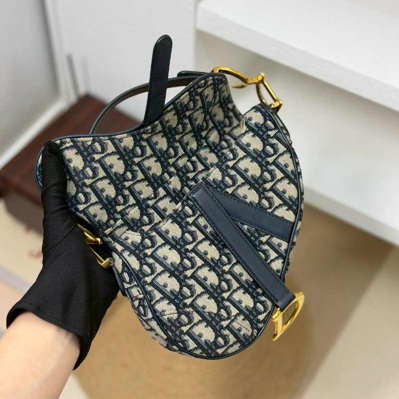 (專櫃17萬多😨)🏷Dior 迪奧.Saddle Mini 馬鞍包-17