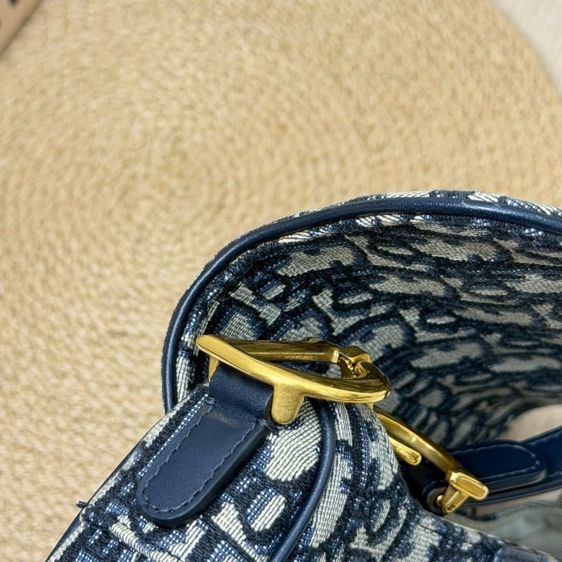 (專櫃17萬多😨)🏷Dior 迪奧.Saddle Mini 馬鞍包-28